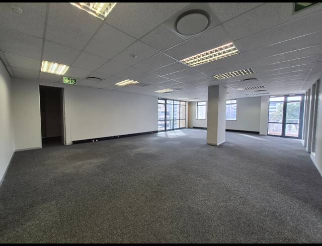 898M² OFFICE TO LET IN SANDTON CENTRAL